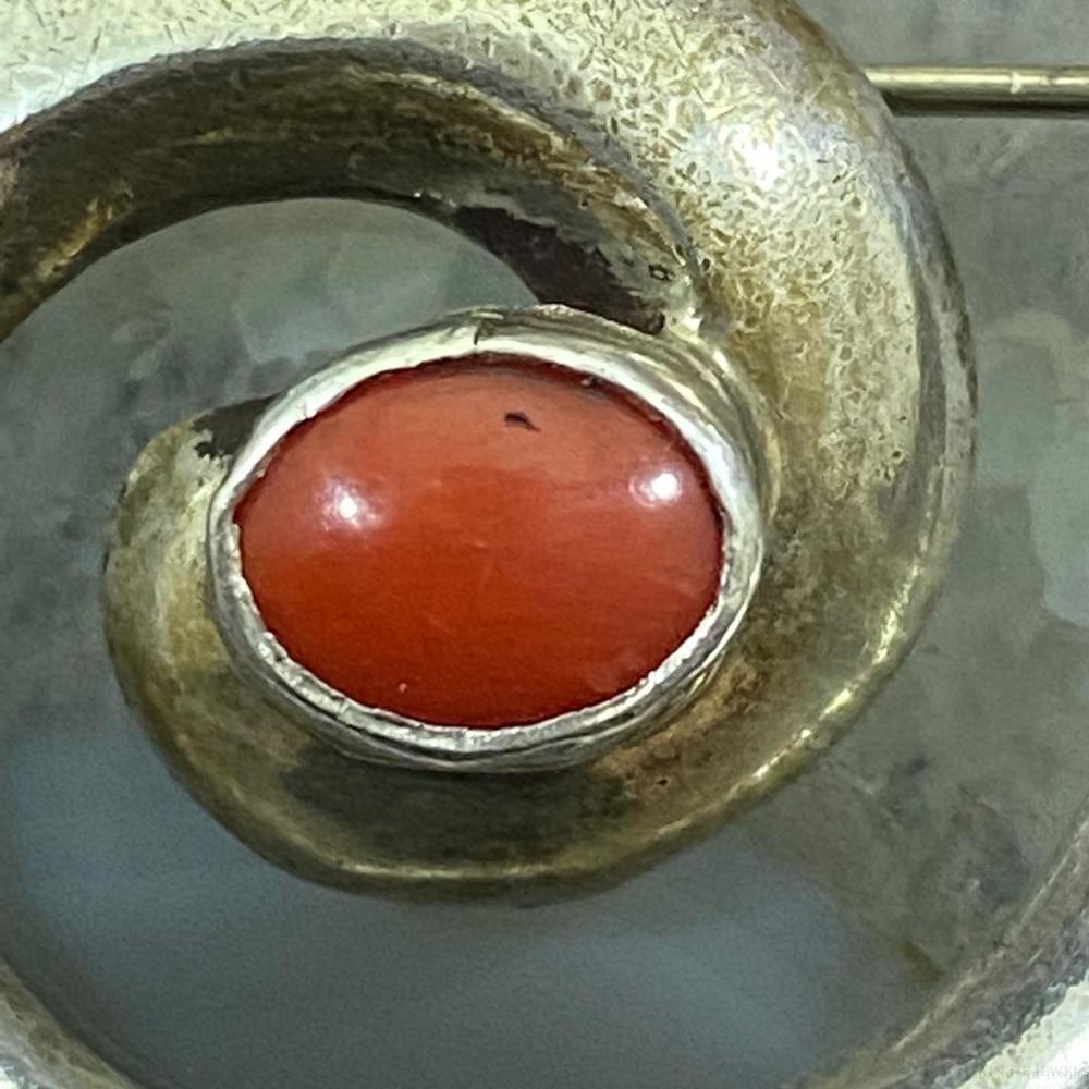 Vintage Native American Sterling Silver SandCast "Circle of Life" w/Coral Brooch - Picture 2 of 9